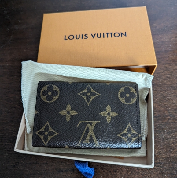 BRAND New in BOX Authentic Louis Vuitton 6 Key Holder - Picture 10 of 14